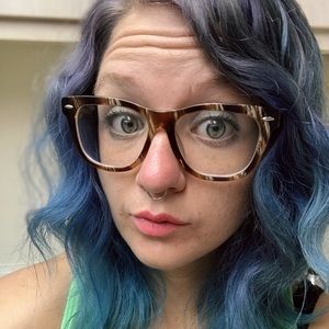 Meet your Posher, Ash